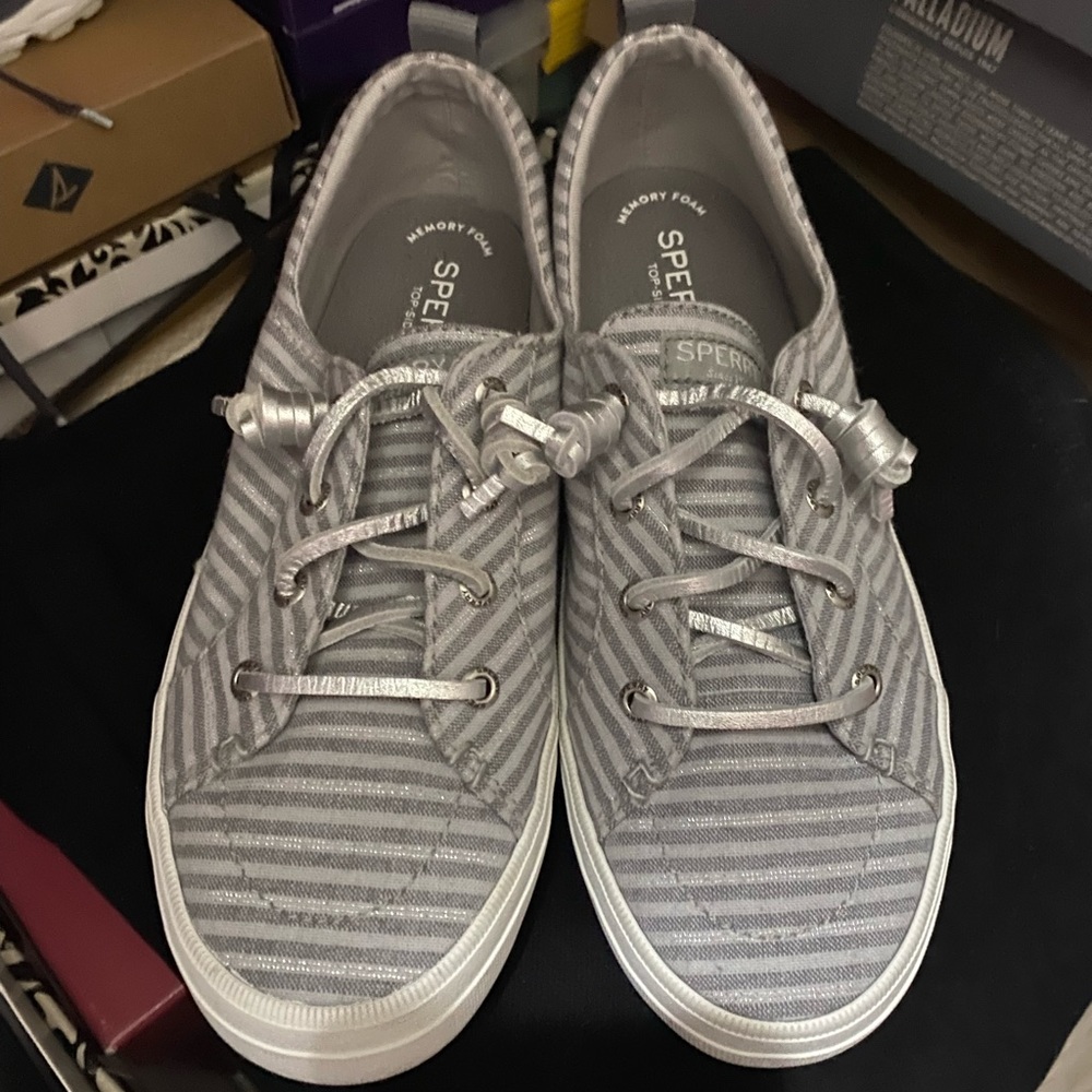 Brand new Sperry Crest Vibe women sneakers sz 7